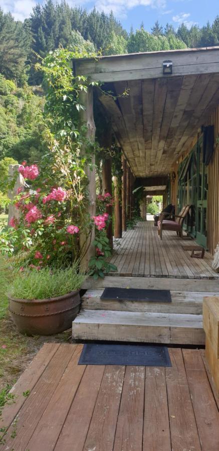 Blackfern Lodge Waimiha Exterior photo